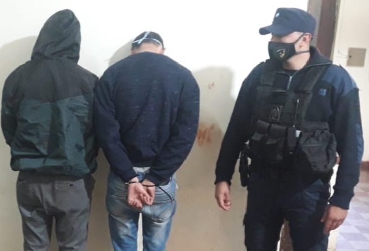 Apóstoles: simularon ser compradores, le robaron el celular a una joven y terminaron presos