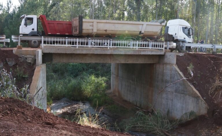 Habilitaron un nuevo puente en Colonia Guaraypo que facilitará la producción en la zona