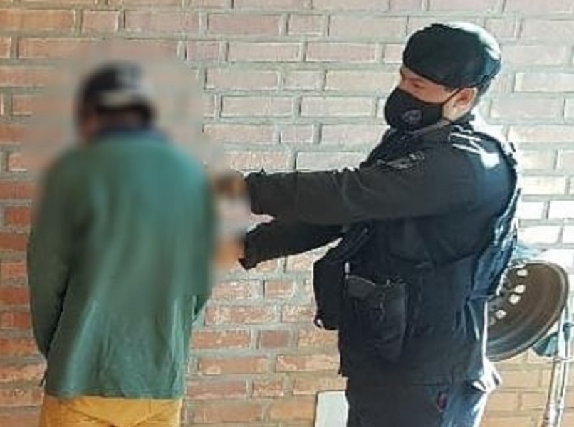 Posadas: en plena vía pública arrestaron a un hombre con objetos robados en su poder