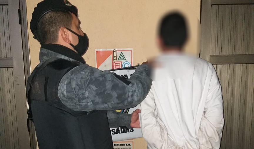 Dos detenidos por atacar a golpes y puntazos a un adolescente en Posadas 2 4 - Posadas 1 - 3