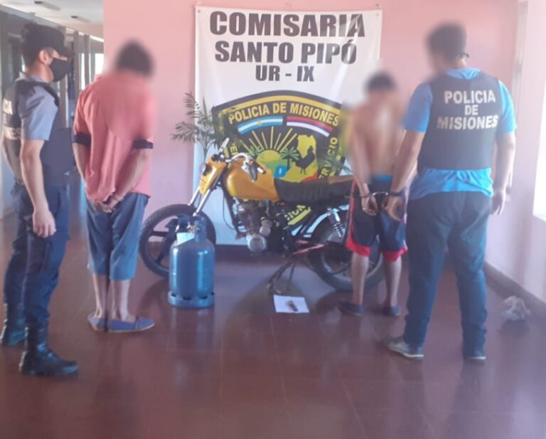 Detuvieron a dúo delictivo que a bordo de una motocicleta embistió a un policía en Santo Pipó