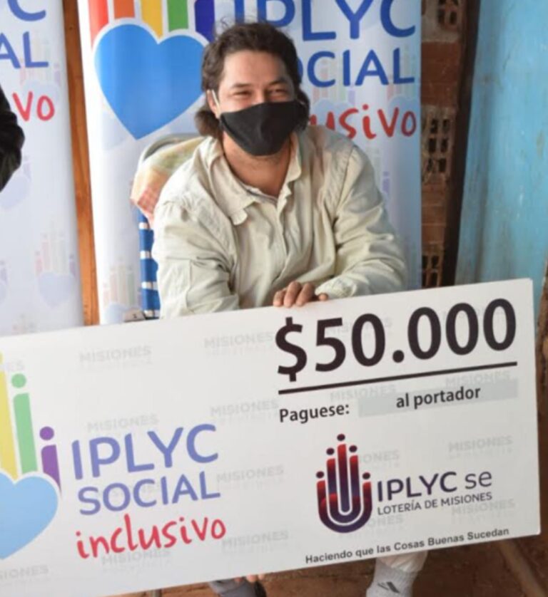 El ganador del Iplyc inclusivo usará el cheque para potenciar su emprendimiento