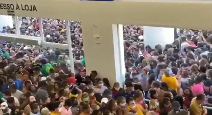 Brasil: el increíble desborde de gente en la inauguración de un shopping