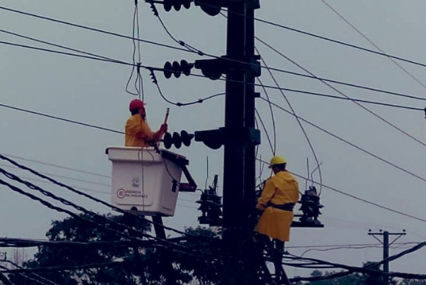 Temporal: Energía de Misiones trabaja para restablecer el suministro eléctrico en varias localidades