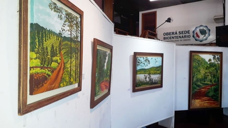 Exposición artística en la Casa de la Cultura de Oberá