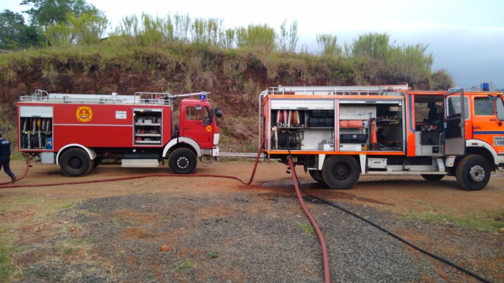 Bomberos Voluntarios lograron sofocar un incendio forestal en Iguazú