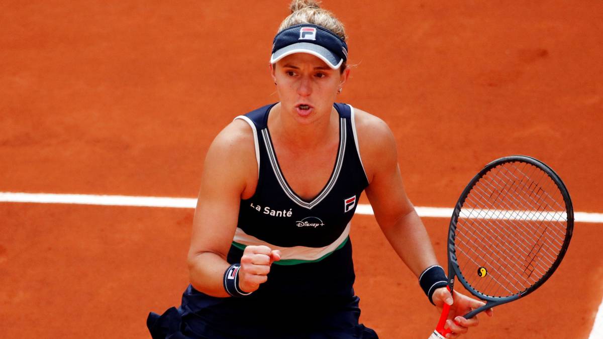 La argentina Nadia Podoroska sigue a paso en Roland Garros: venció a Svitolina y está en semifinales