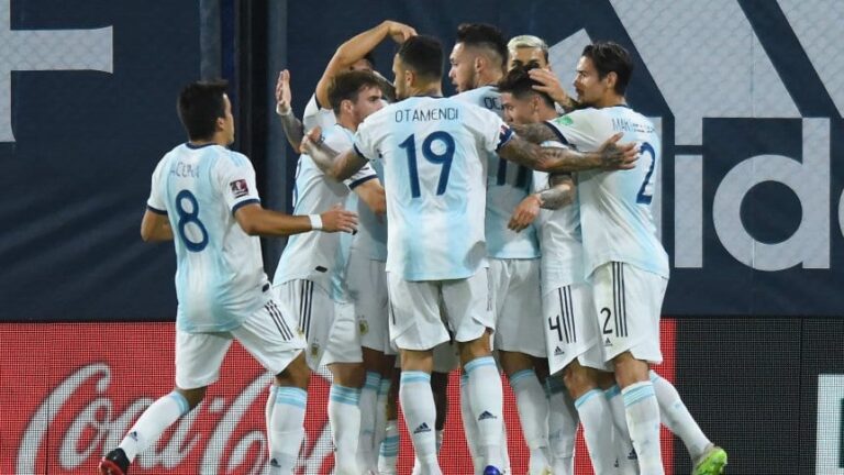 Argentina visita hoy a Bolivia por la segunda fecha de las Eliminatorias: hora, TV y formaciones