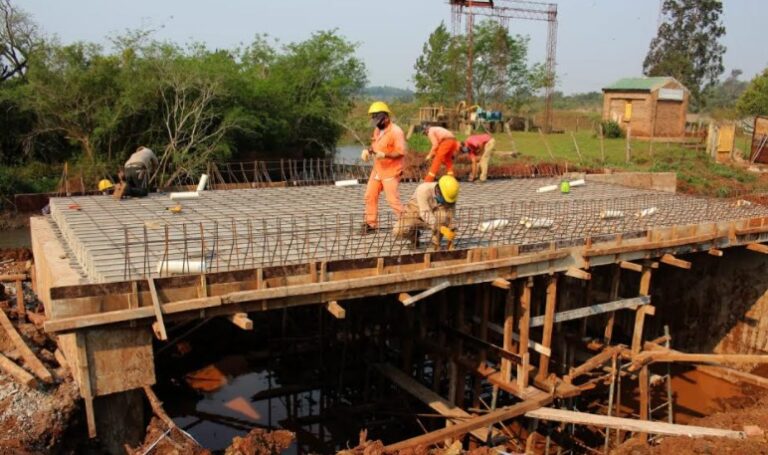 Vialidad Provincial construye puentes en San José y Apóstoles
