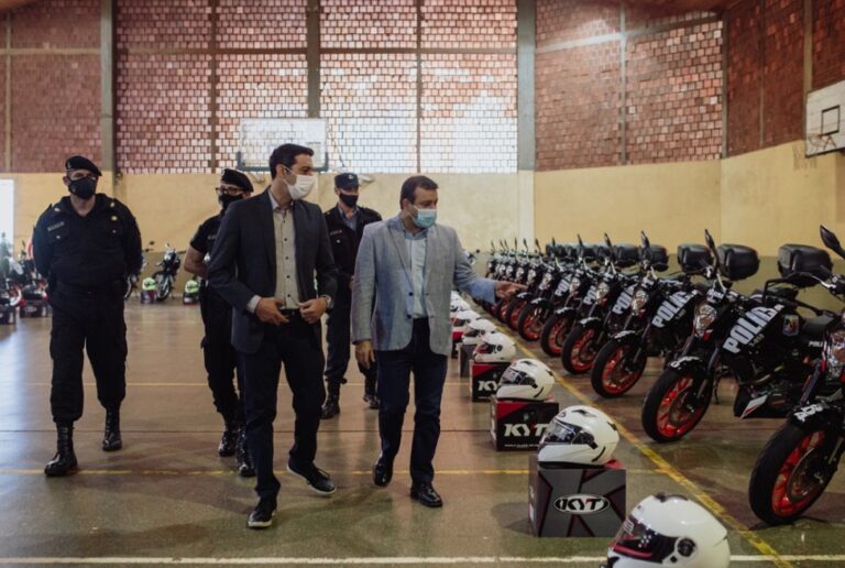 Seguridad: Herrera Ahuad entregó 50 motocicletas a la Policía de Misiones