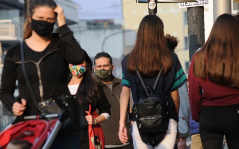 Coronavirus: habría 77 millones de muertos si se confiara en "la inmunidad de rebaño", aseguran 80 científicos