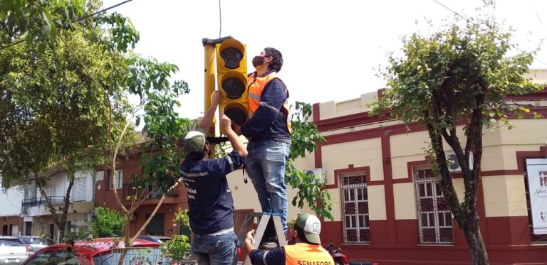 Plan modernización: instalaron nuevos equipamientos en semáforos de Posadas