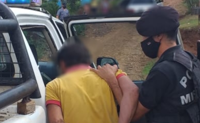 Atacó a machetazos a su primo y terminó preso en El Soberbio: el herido permanece internado