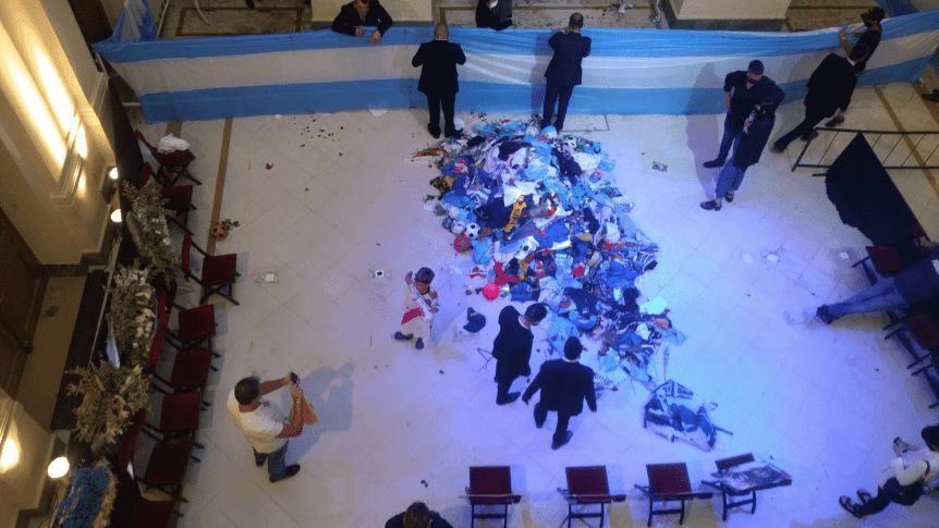 El velatorio de Maradona terminó antes de tiempo por los incidentes en Casa Rosada