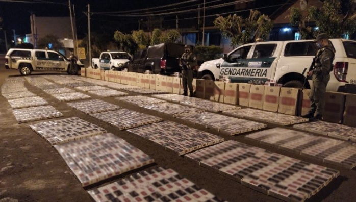 Aristóbulo del Valle: contrabandista huyó y abandonó una camioneta con más de 23 mil atados de cigarrillos