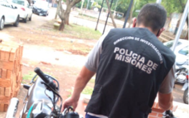 Efectivos policiales secuestraron dos motocicletas robadas en la chacra 96 de Posadas