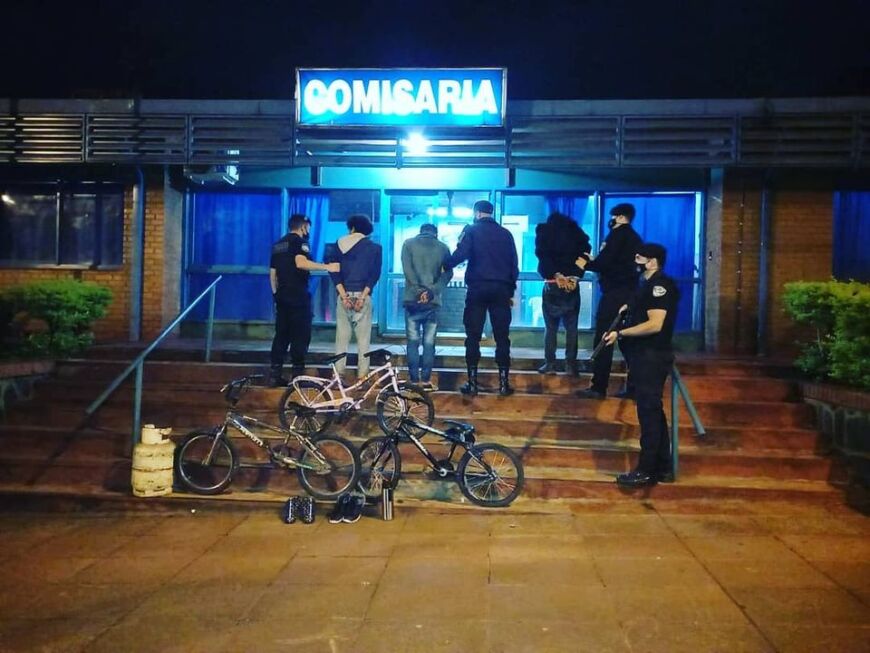 Recuperaron elementos robados y arrestaron a tres jóvenes en Aristóbulo del Valle