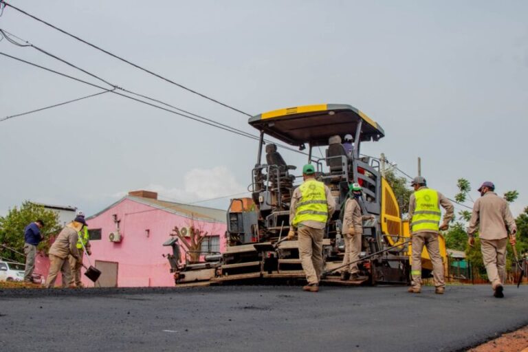 Posadas: concretan trabajos de asfaltado en Cocomarola Oeste