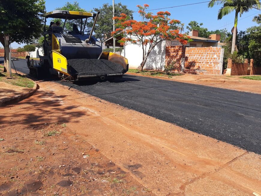 Continúan los trabajos de asfalto sobre empedrado en Posadas