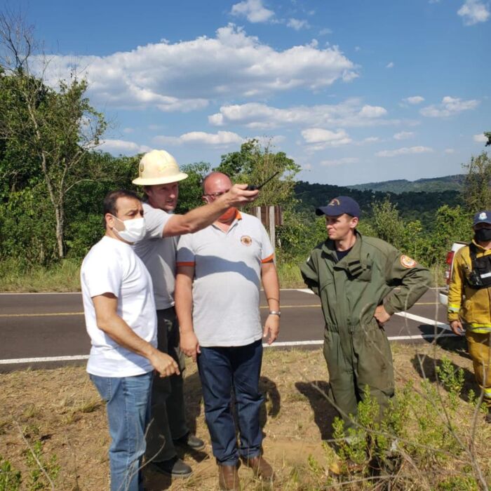 Incendios: “Se está haciendo un esfuerzo enorme con todos los recursos de la provincia”, dijo el Gobernador 1 2 - incendios42 - 1