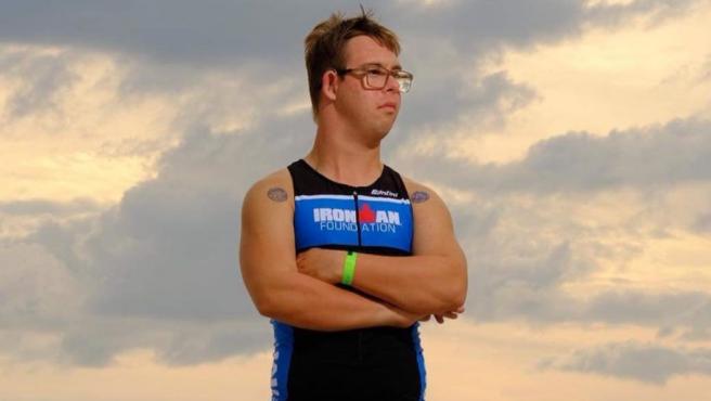 Chris Nikic, primer atleta con síndrome de Down en terminar un Triatlón Ironman