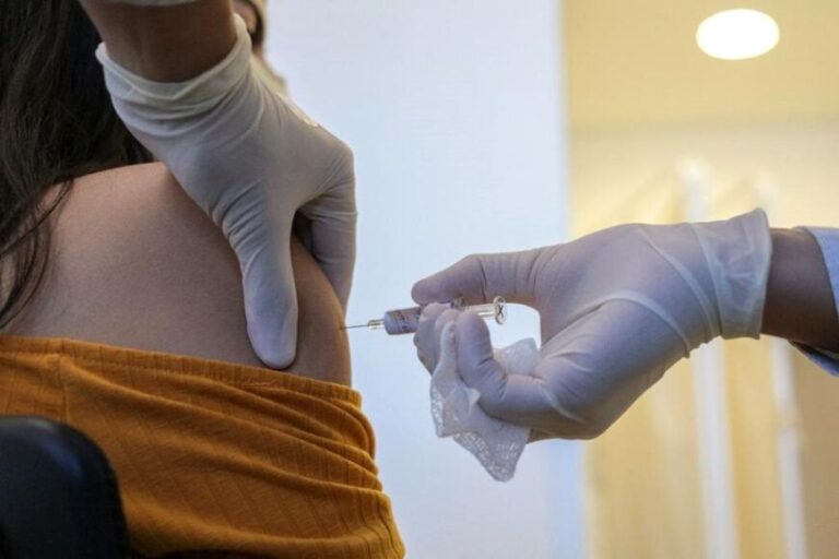 El Gobierno nacional anunció que la vacuna para el coronavirus será obligatoria
