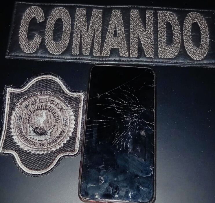 Joven robó un celular en pleno centro posadeño y terminó preso 1 2 - Celular robado - 1