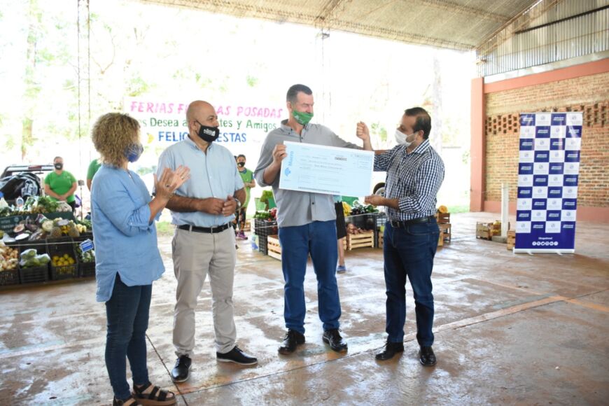 Herrera Ahuad entregó subsidios a productores misioneros 2 4 - Herrera Ahuad 2 - 3