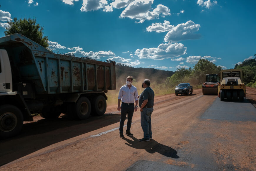 Vialidad trabaja en el mantenimiento de la ruta provincial 20