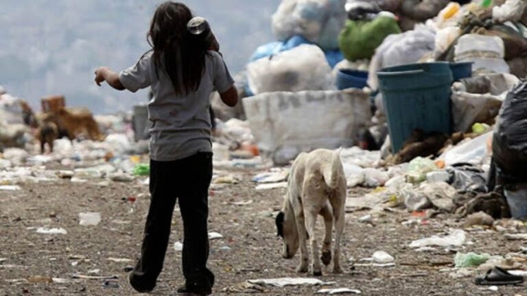 El 60% de los niños y jóvenes del país es pobre: el 16% es indigente