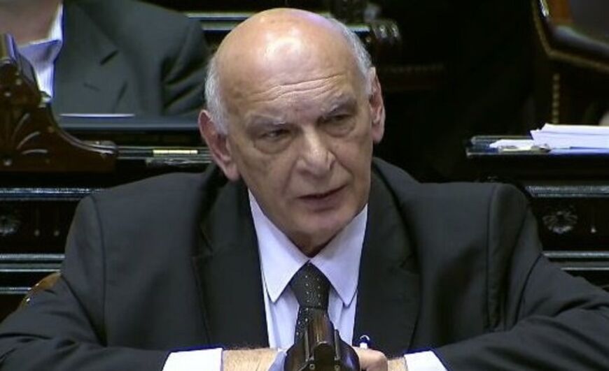 Luis Pastori tiene Covid-19 y permanecerá aislado