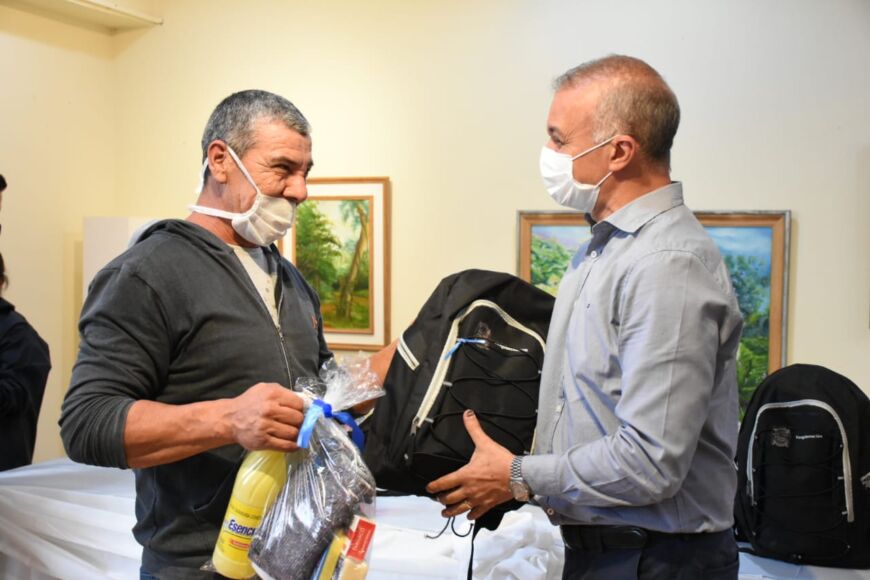 Entregaron kits y módulos a beneficiarios del programa Procipo en Oberá