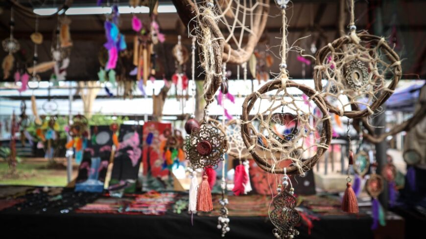 Artesanías en el Paseo Bosetti, otra opción para estas fiestas en Posadas