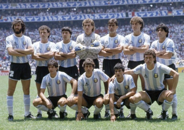 Los campeones de 1986 visitaron la tumba de Maradona