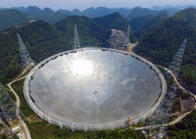 Ciencia: China lanza el mayor telescopio del mundo