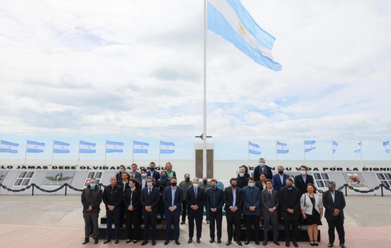 Fernández anunció la construcción de 250 mil viviendas en tres años