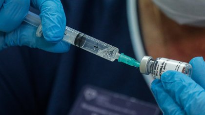 Rusia comienza la campaña de vacunación a mayores de 60