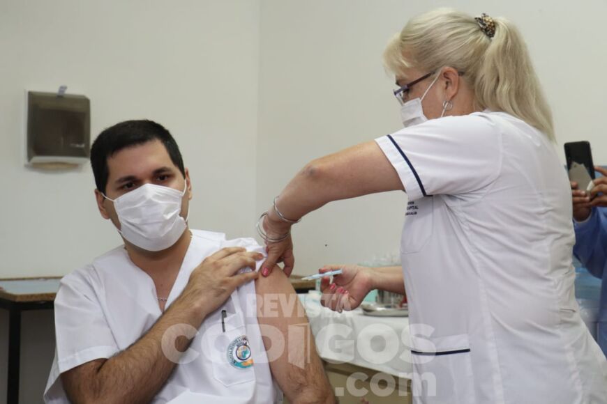 Primer vacunado contra el Covid-19 en Misiones: “Es un paso esperanzador y no hay que tener miedo”