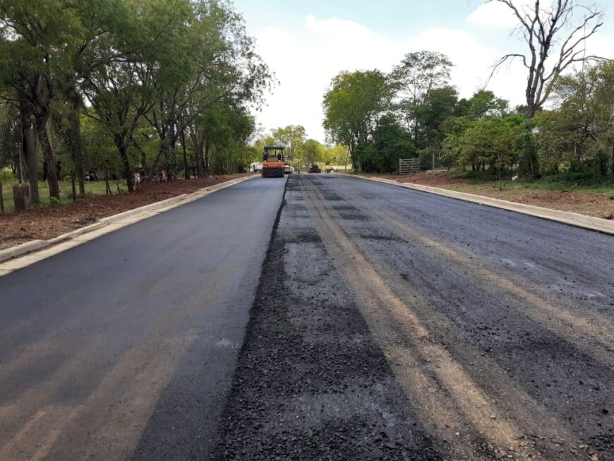 Vialidad provincial comenzó a pavimentar la zona urbana de Profundidad