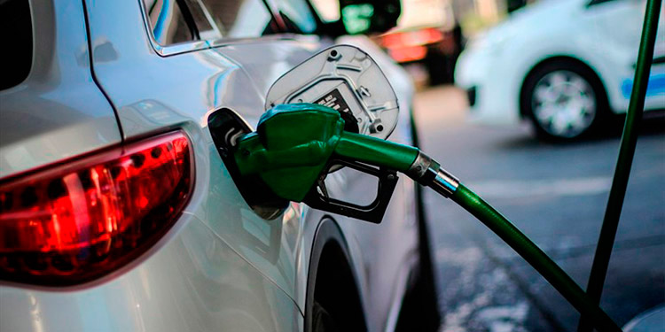 Combustibles: el precio de la nafta aumentaría este sábado un 2%