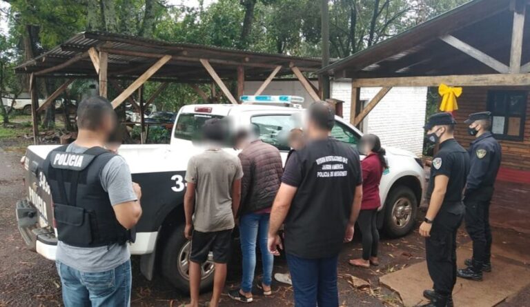 Pozo Azul: cuatro detenidos acusados de robar una camioneta en Colonia Primavera