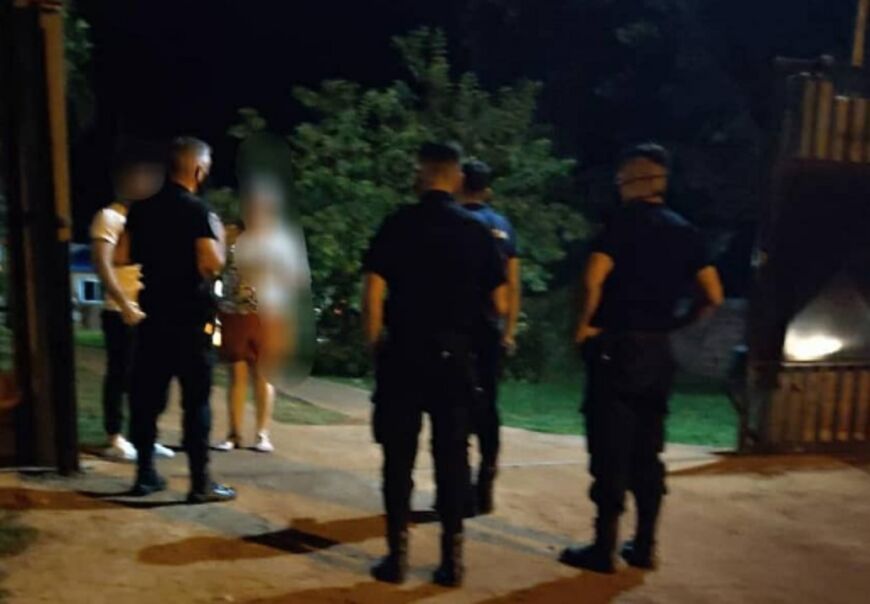 Policías clausuraron dos fiestas clandestinas en Posadas