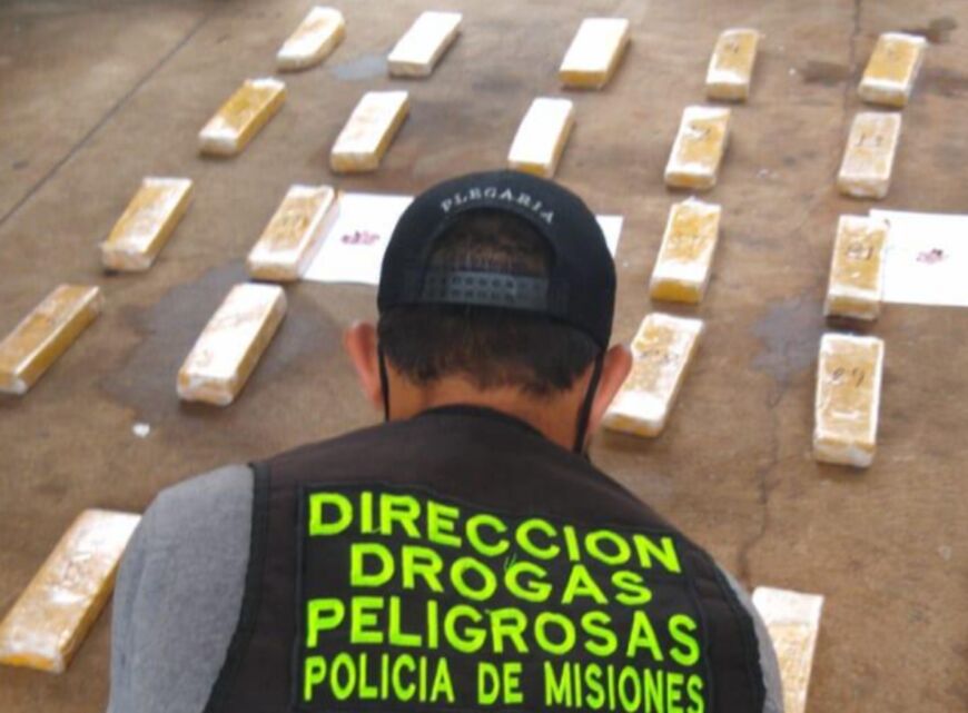 Posadas: trasladaban más de 30 kilos de marihuana en una camioneta y terminaron presos
