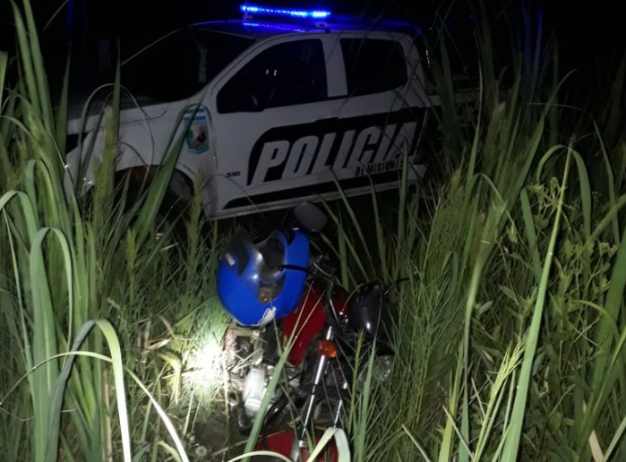 Misiones: recuperaron motocicletas y secuestraron un auto adulterado en operativos policiales 2 4 - Motocicleta secuestrada 2 - 3