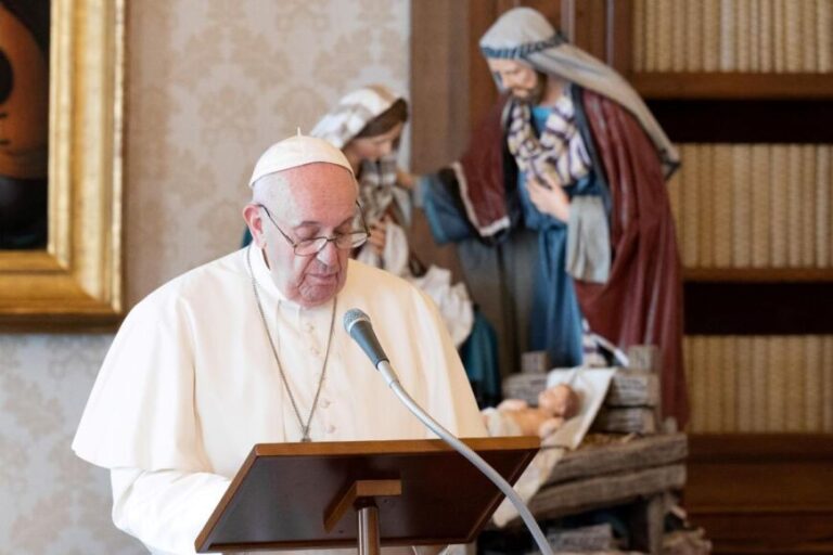 Vaticano: el Papa Francisco pidió por "un año de fraterna solidaridad y de paz"