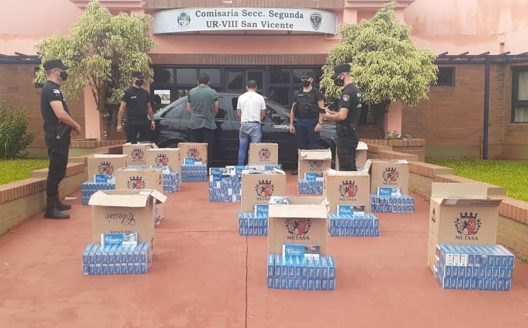 Policías incautaron más de 700 gruesas de cigarrillos tras una intensa persecución en San Vicente: dos detenidos