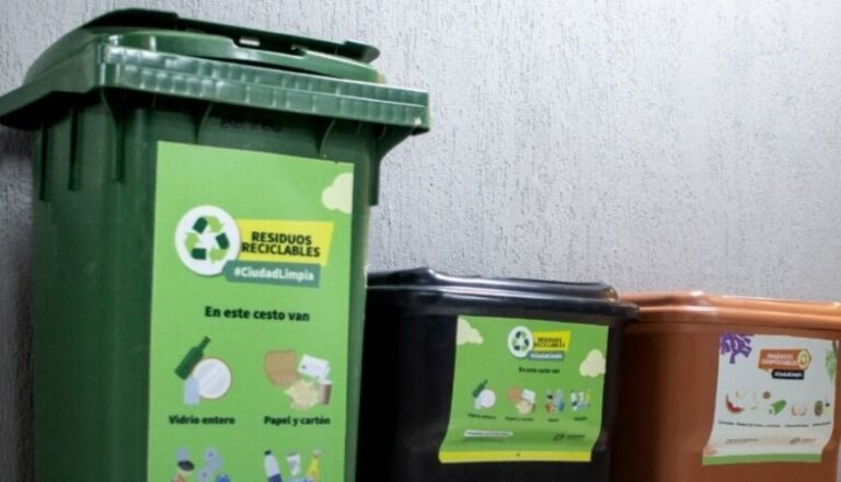 Instalaron cestos para la separación de residuos en la Municipalidad de Posadas