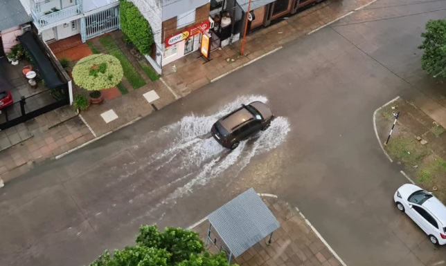 Temporal en Corrientes: intensa lluvia dejó calles inundadas