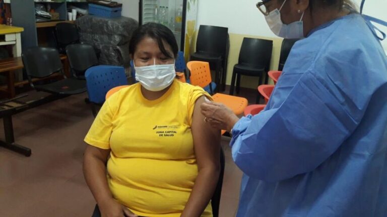 Agentes sanitarios Mbya Guaraní recibieron la primera dosis de la vacuna Sputnik V