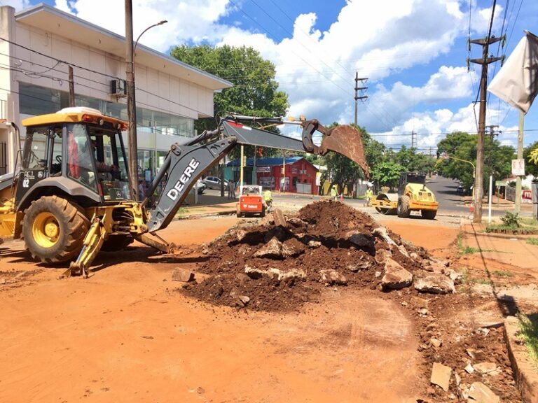 Manos únicas en Posadas: repavimentan la avenida Blas Parera
